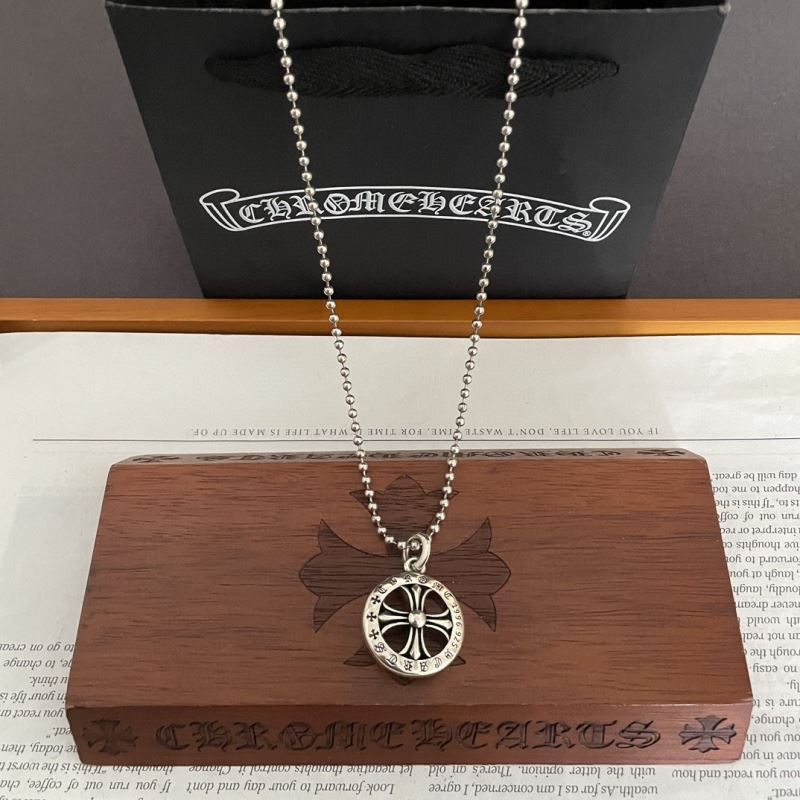 Ch*0me He**ts necklaces